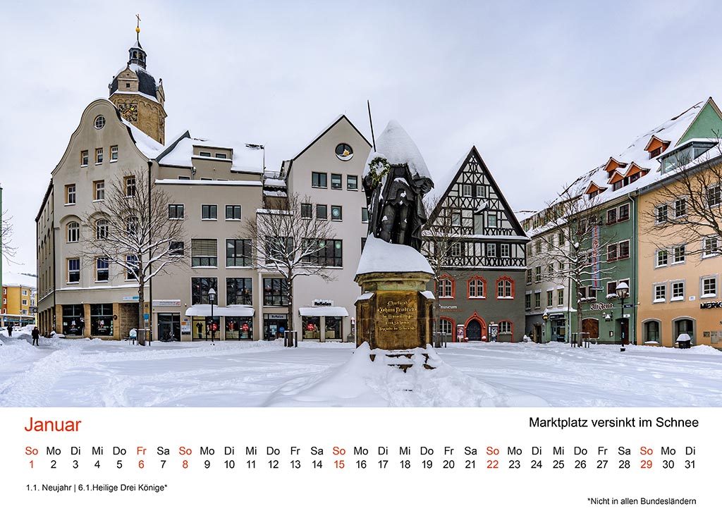 Jena Foto-Kalender "Jenaer Fotomomente 2023", Januar – Winter mit Schnee auf dem Historischen Marktplatz