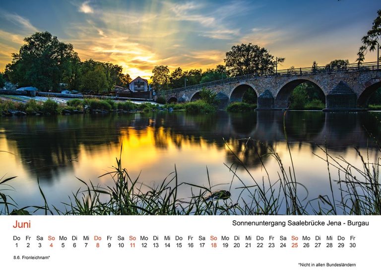 Jena Foto-Kalender "Jenaer Fotomomente 2023", Juni – Traumfter Sonnenuntergang am Saaleufer in Burgau