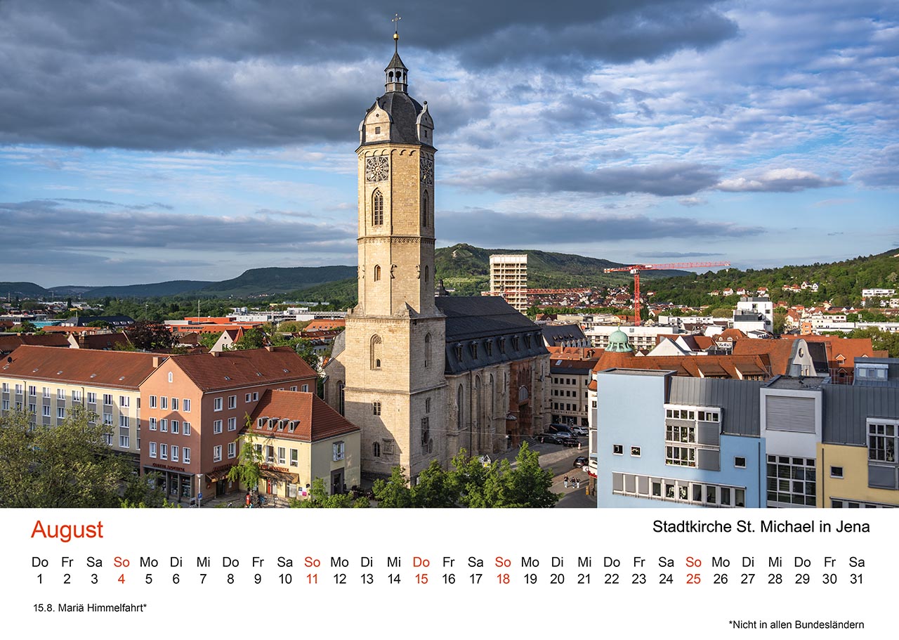 Jena Foto Kalender 2024, Monat August – Blick auf die Stadtkirche St. Michael und den Uni Campus.