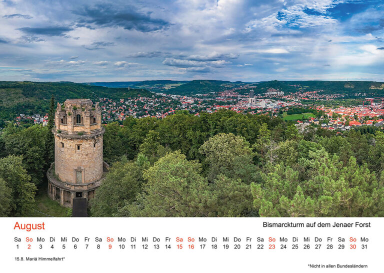 Jena Fotokalender 2026. August – Der Bismarckturm auf dem Jenaer Forst.